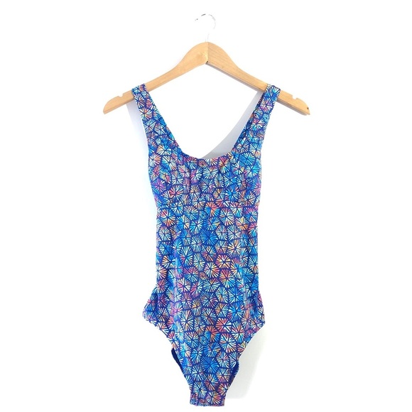 Vilebrequin Women's Carapaces Crossed Back Strap One-Piece Swimsuit Bathing Suit - Picture 3 of 9